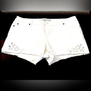 Torrid White Denim Shorts with Lace Detail 5 Pocket NWOT